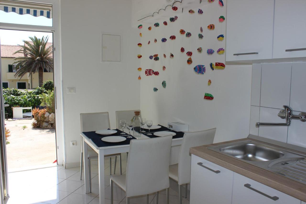 Apartments Blue Sea มาลีโลชินจ์ ภายนอก รูปภาพ