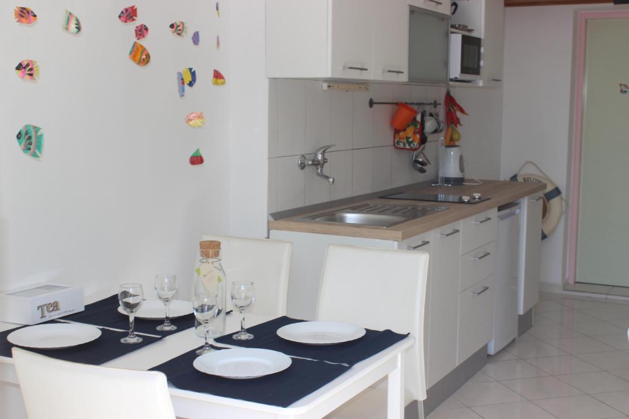 Apartments Blue Sea มาลีโลชินจ์ ภายนอก รูปภาพ